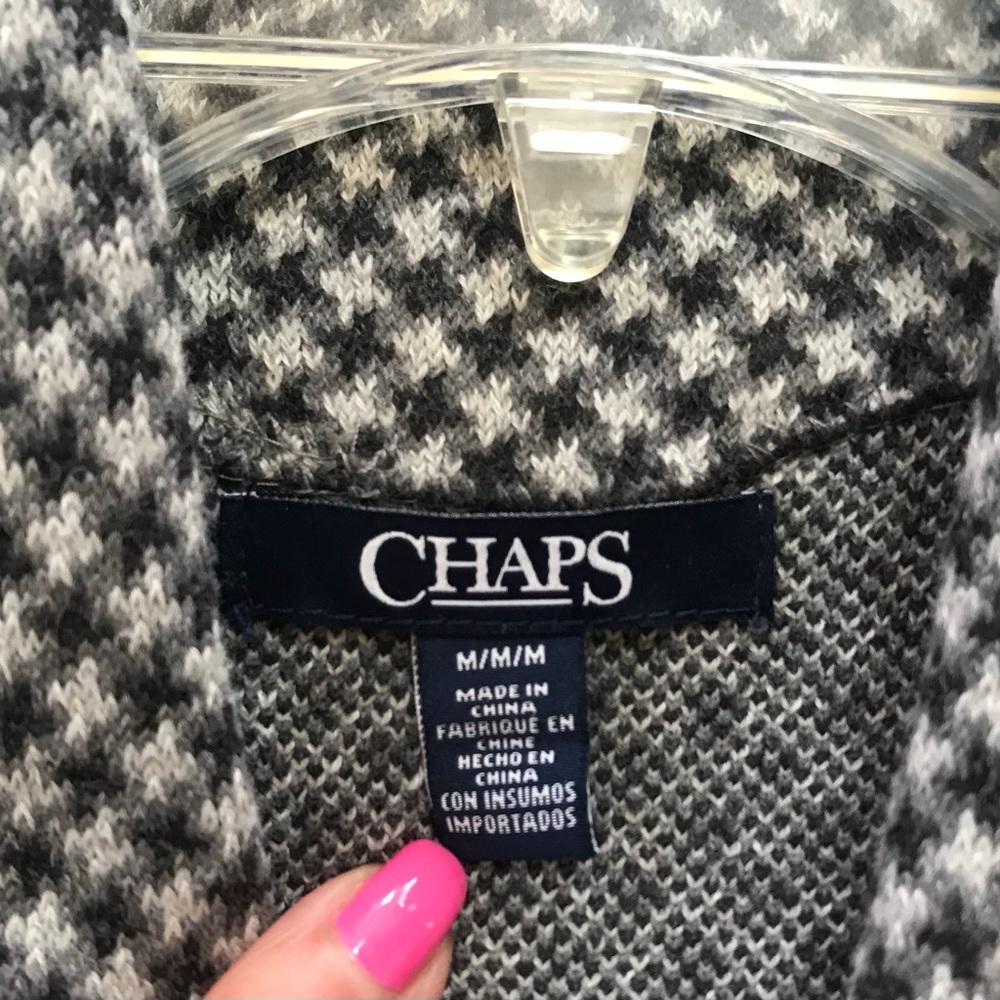 ~ CHAPS SLEEVELESS VEST~ - Picture 11 of 11